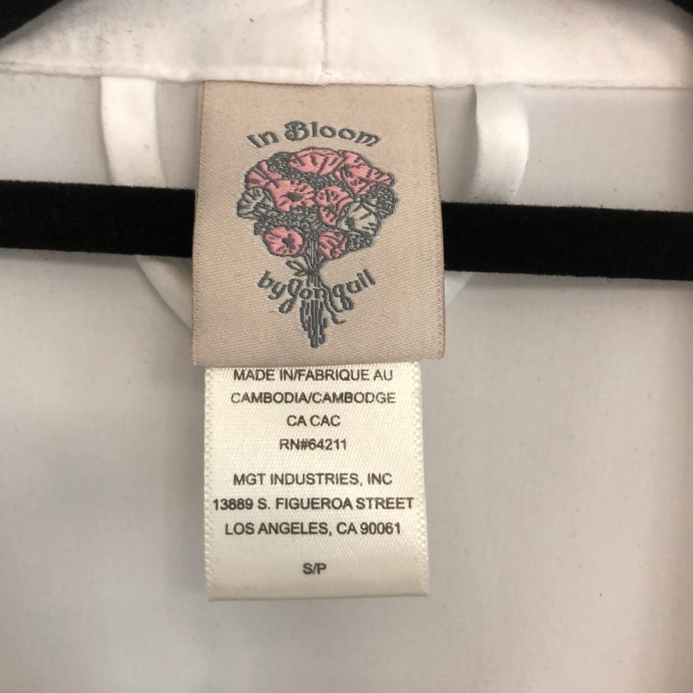 The Mrs. Robe - Picture 5 of 5